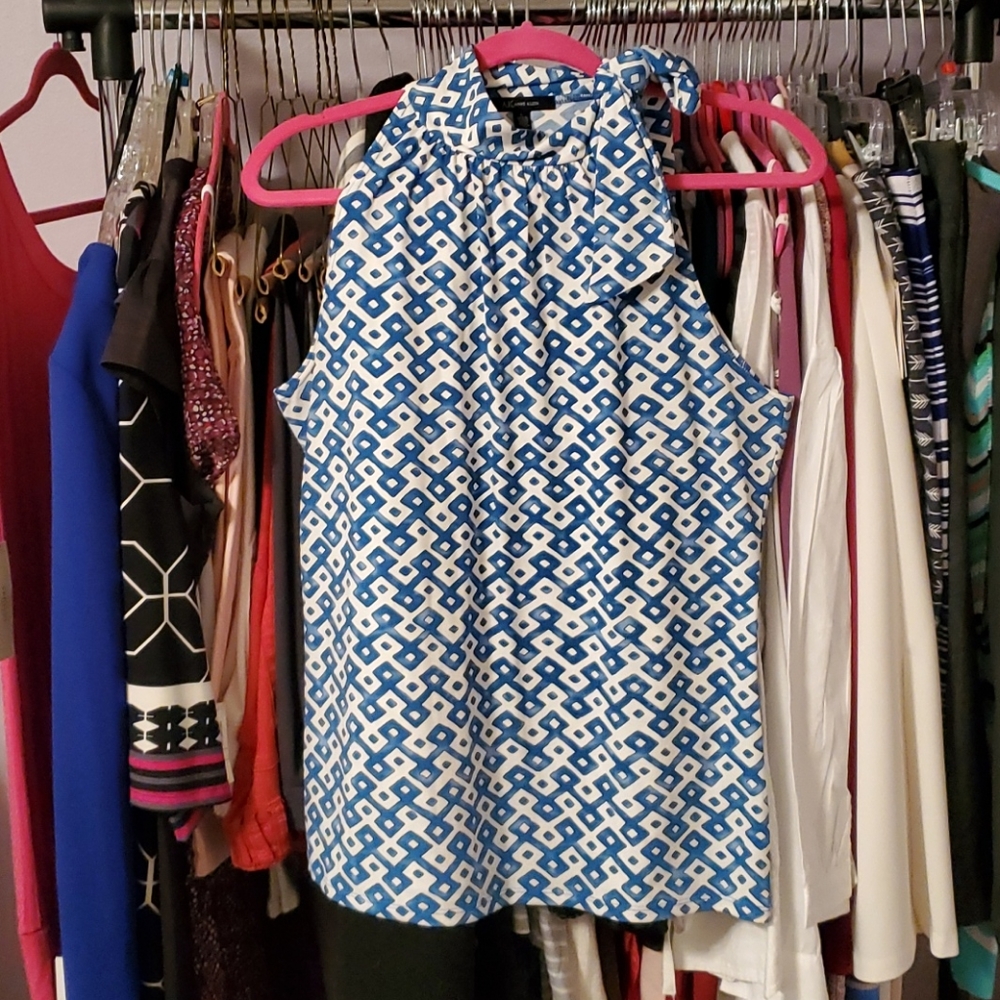 Gorgeous Anne Klein Tie Neck Top